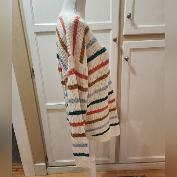 SO Women's Stripped Long-sleeved Sweater - Picture 9 of 14